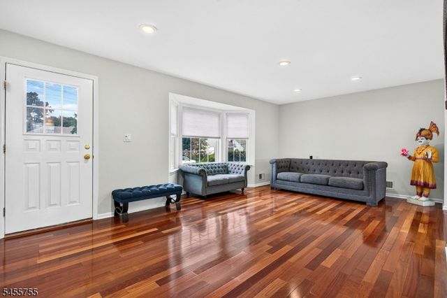 296 Remsen Ave, Woodbridge Twp., NJ 07001