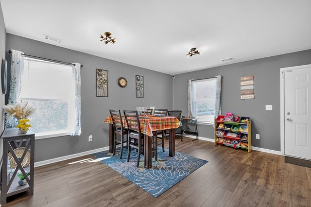 200 Renwick Dr, La Vergne, TN 37086