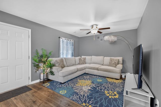 200 Renwick Dr, La Vergne, TN 37086