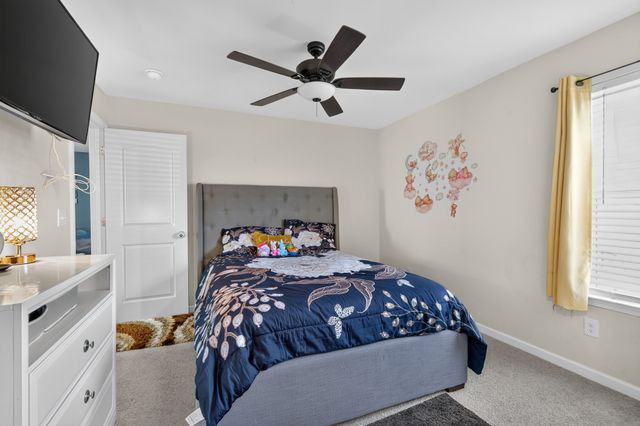 200 Renwick Dr, La Vergne, TN 37086