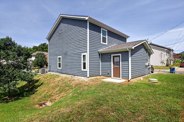 200 Renwick Dr, La Vergne, TN 37086