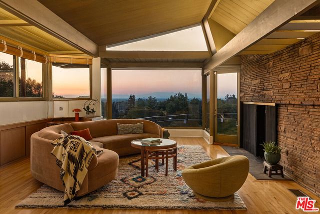 3624 Buena Park Drive, Studio City, CA 91604