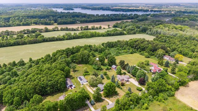50902 Magician Lake Road, Dowagiac, MI 49047