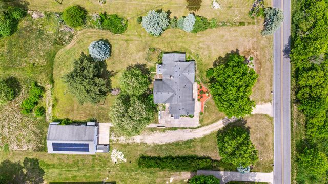50902 Magician Lake Road, Dowagiac, MI 49047
