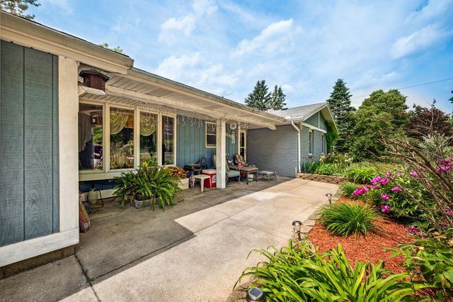 50902 Magician Lake Road, Dowagiac, MI 49047