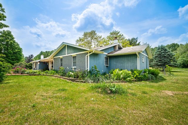50902 Magician Lake Road, Dowagiac, MI 49047