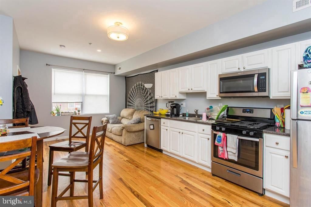 516 N PRESTON ST, PHILADELPHIA, PA 19104 — photo 2