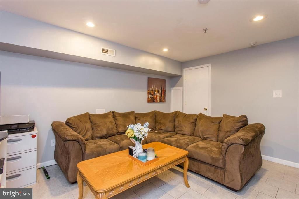 516 N PRESTON ST, PHILADELPHIA, PA 19104 — photo 3