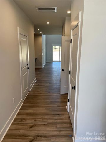 9547 Munsing Drive, Charlotte, NC 28269