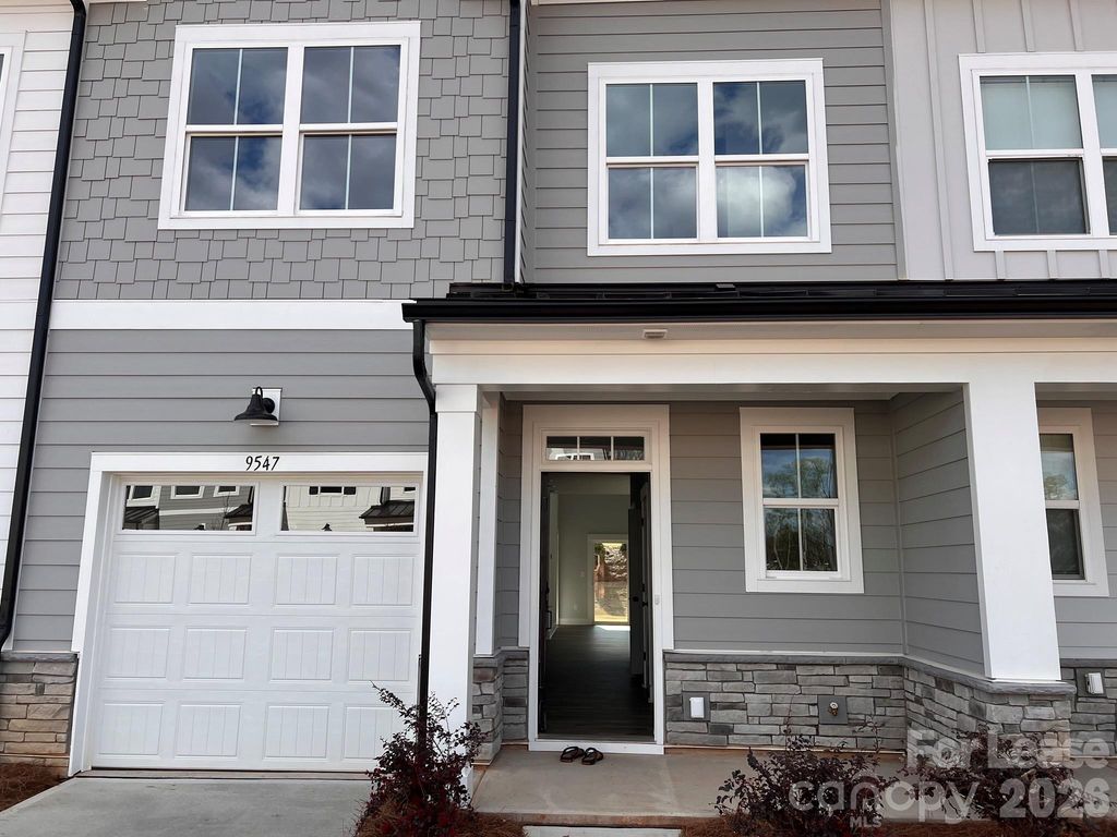 9547 Munsing Drive, Charlotte, NC 28269