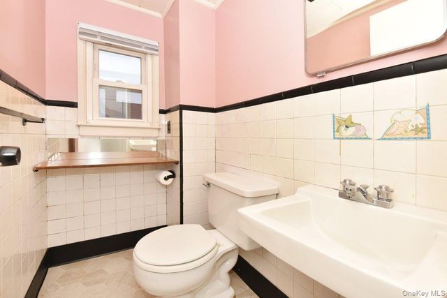 135 Barwick Boulevard, Mineola, NY 11501