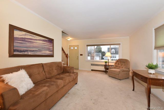 135 Barwick Boulevard, Mineola, NY 11501