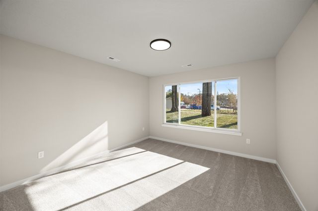 4311 Grover Woods Lane, Des Moines, IA 50317