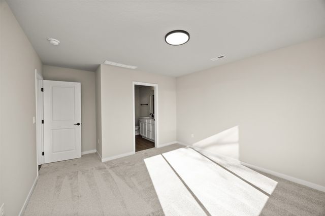 4311 Grover Woods Lane, Des Moines, IA 50317