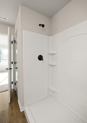 4311 Grover Woods Lane, Des Moines, IA 50317