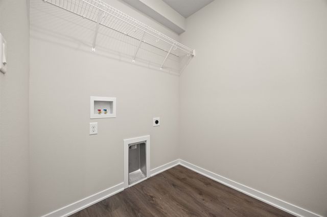 4311 Grover Woods Lane, Des Moines, IA 50317