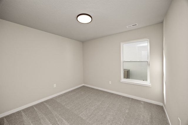 4311 Grover Woods Lane, Des Moines, IA 50317