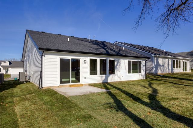 4311 Grover Woods Lane, Des Moines, IA 50317