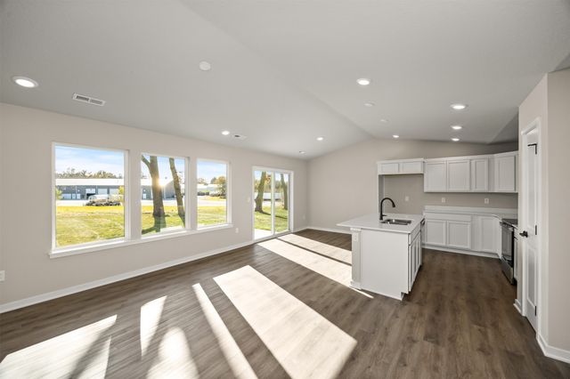 4311 Grover Woods Lane, Des Moines, IA 50317