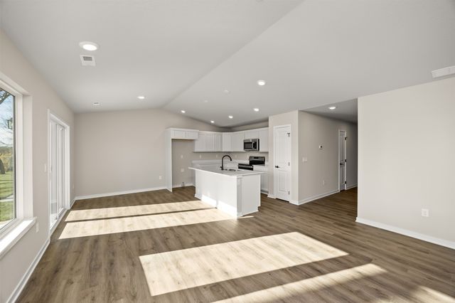 4311 Grover Woods Lane, Des Moines, IA 50317