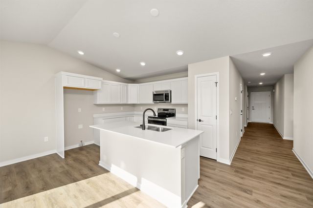 4311 Grover Woods Lane, Des Moines, IA 50317