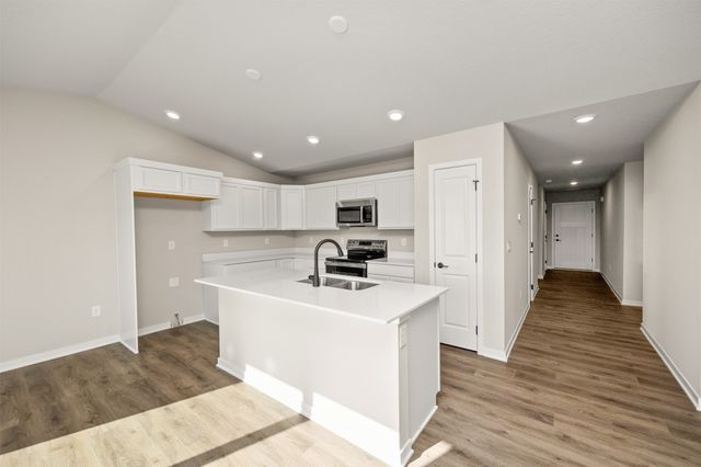 4311 Grover Woods Lane, Des Moines, IA 50317