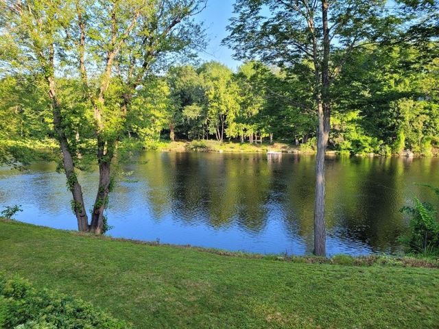 33 Tanner Street, Concord, NH 03303