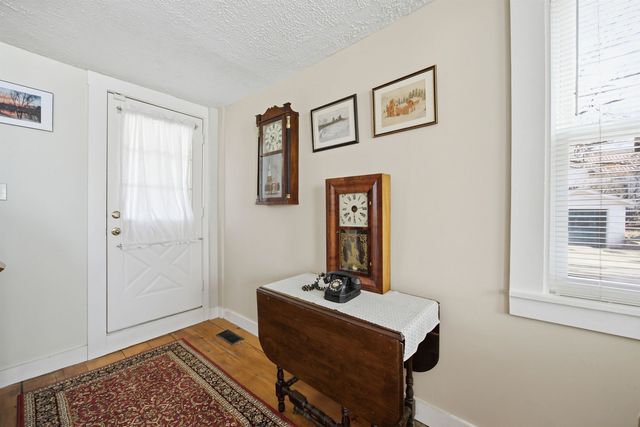 33 Tanner Street, Concord, NH 03303