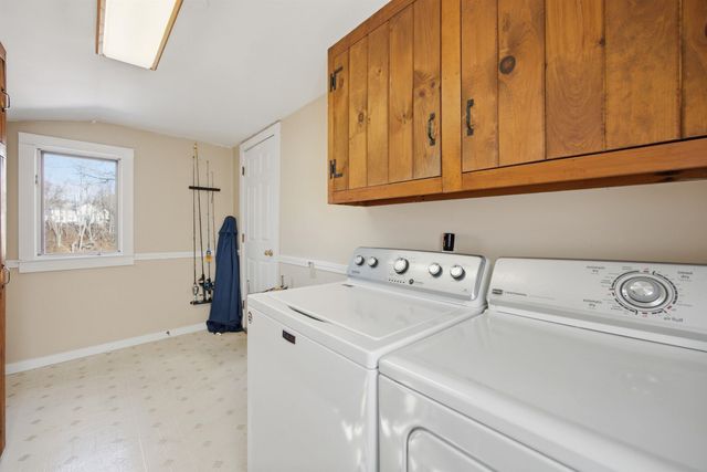 33 Tanner Street, Concord, NH 03303