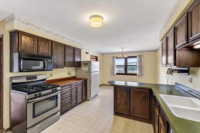 618 Jefferson Street, Deforest, WI 53532