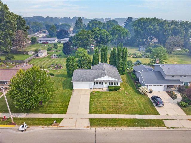 618 Jefferson Street, Deforest, WI 53532