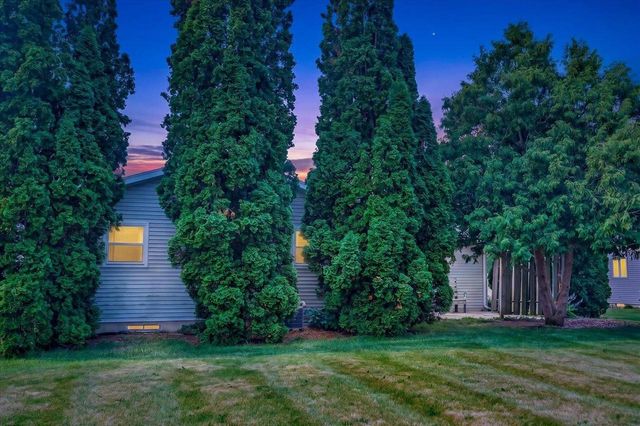 618 Jefferson Street, Deforest, WI 53532