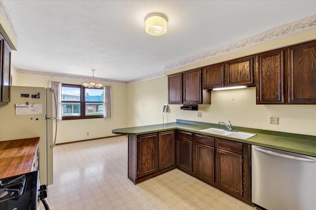 618 Jefferson Street, Deforest, WI 53532