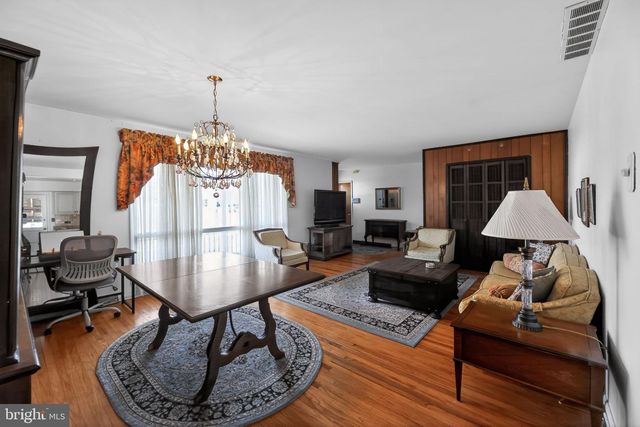 1103 W VALLEYBROOK RD, Cherry Hill, NJ 08034