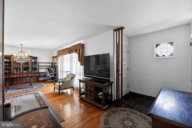 1103 W VALLEYBROOK RD, Cherry Hill, NJ 08034