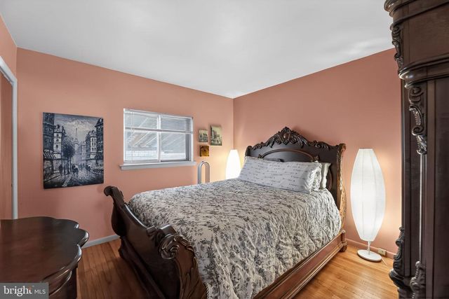 1103 W VALLEYBROOK RD, Cherry Hill, NJ 08034