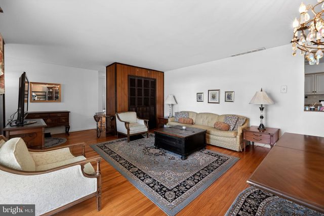 1103 W VALLEYBROOK RD, Cherry Hill, NJ 08034