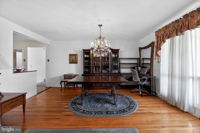 1103 W VALLEYBROOK RD, Cherry Hill, NJ 08034