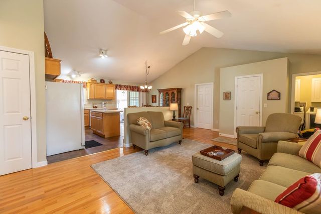 42 South Road, Swanzey, NH 03446