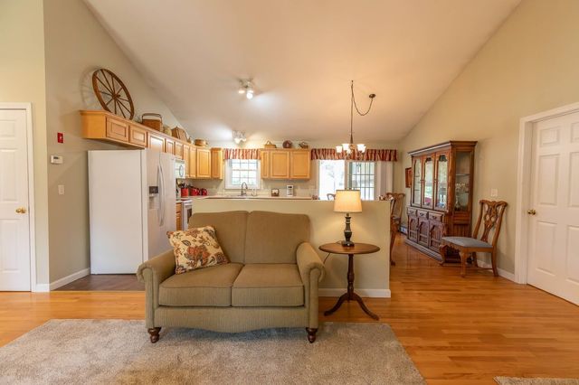 42 South Road, Swanzey, NH 03446
