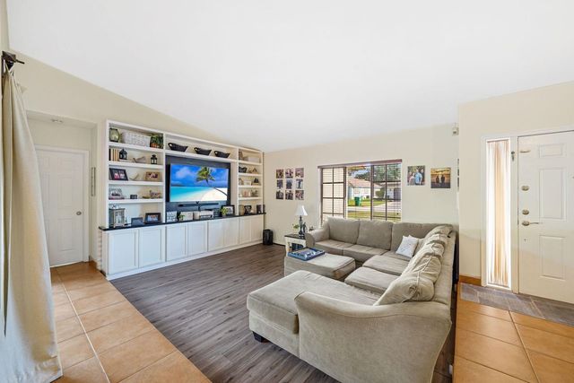 18910 W Oakmont, Hialeah, FL 33015