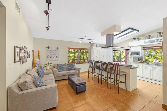 18910 W Oakmont, Hialeah, FL 33015