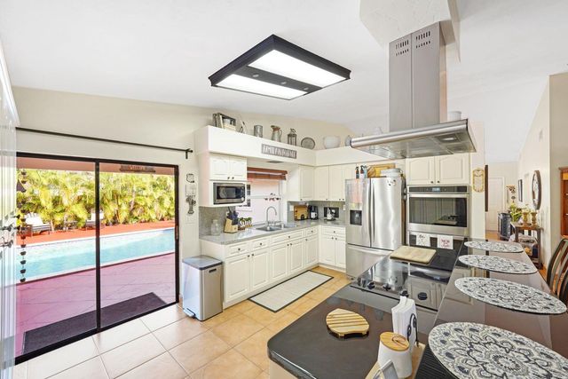 18910 W Oakmont, Hialeah, FL 33015