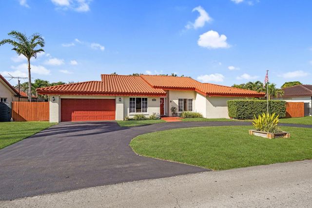 18910 W Oakmont, Hialeah, FL 33015