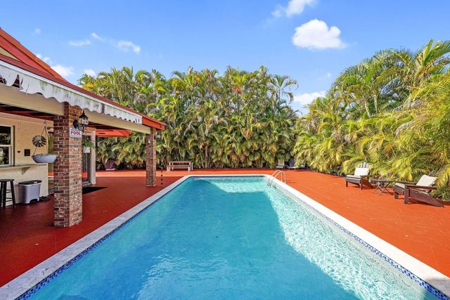 18910 W Oakmont, Hialeah, FL 33015