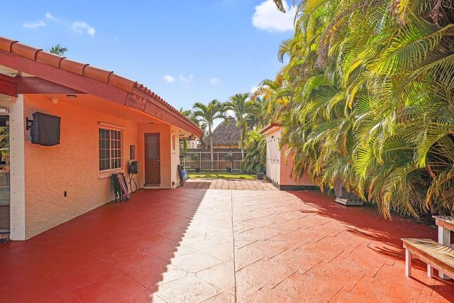 18910 W Oakmont, Hialeah, FL 33015