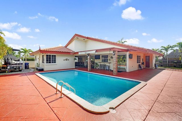 18910 W Oakmont, Hialeah, FL 33015