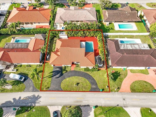 18910 W Oakmont, Hialeah, FL 33015