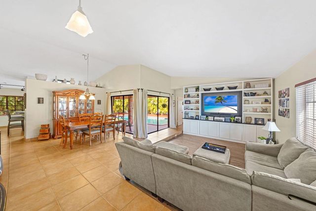 18910 W Oakmont, Hialeah, FL 33015