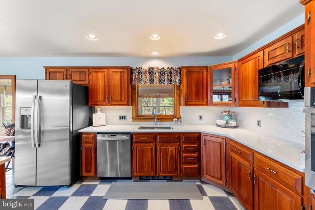 1460 PITCOCK LN, Winchester, VA 22602